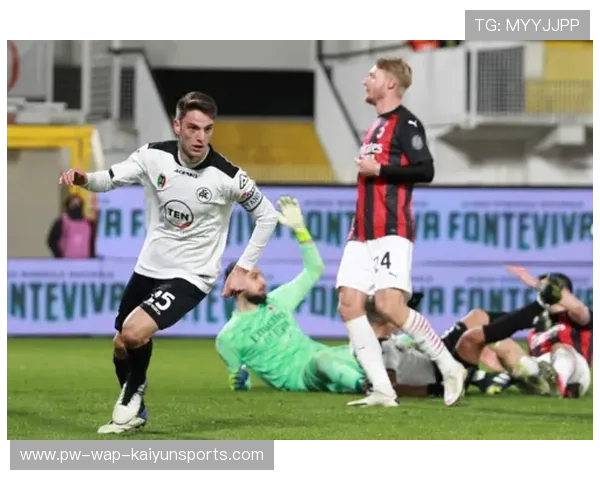 国米禁区内的聪明跑位收获回报