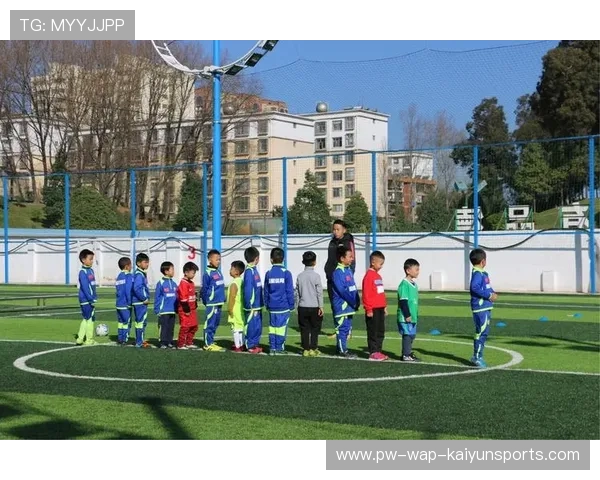 自行车队完善青少年训练营教学大纲与师资配置,自行车训练场 自行车队完善青少年训练营教学大纲与师资配置,自行车训练场